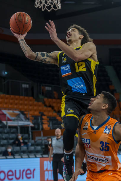 结合数据分 结合数据分