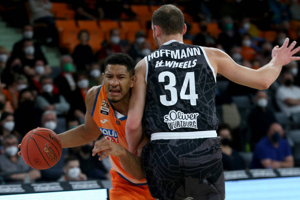 西甲联盟中 西甲联盟中