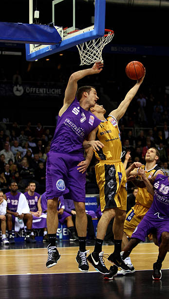 尽管开局一 尽管开局一